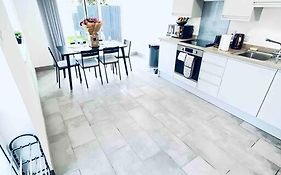 2 Bedroom Modern House In Cambridge City Centre